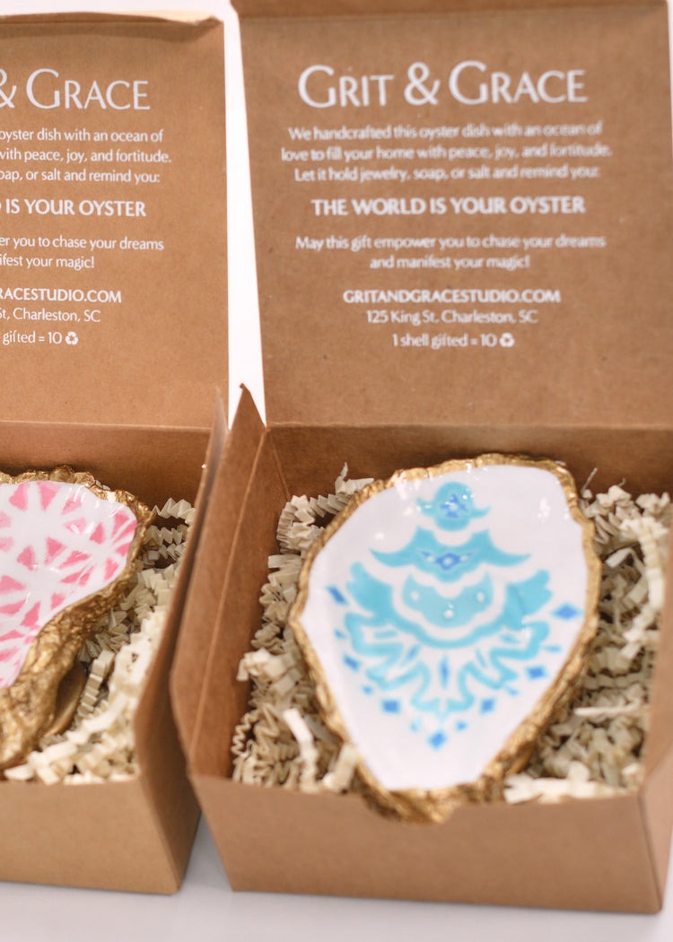 Amalfi Coast Oyster Jewelry Dish in brown packaging